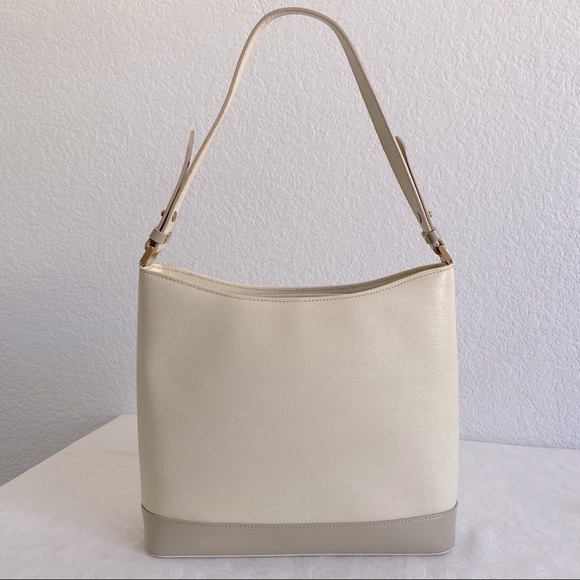 Burberry ivory structured leather hobo bag - Picture 4 of 13